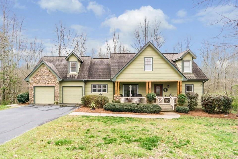 Dahlonega, GA 30533,400 Robins LN