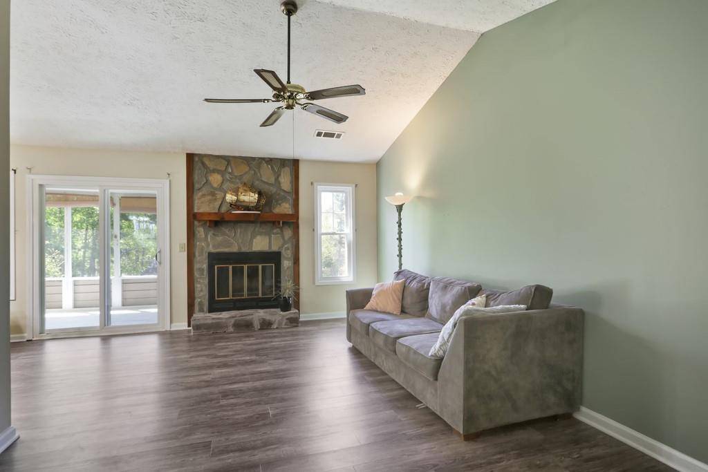 Woodstock, GA 30188,196 Riverchase DR