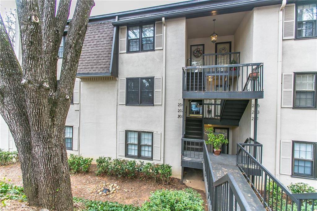 Atlanta, GA 30327,205 Triumph DR NW