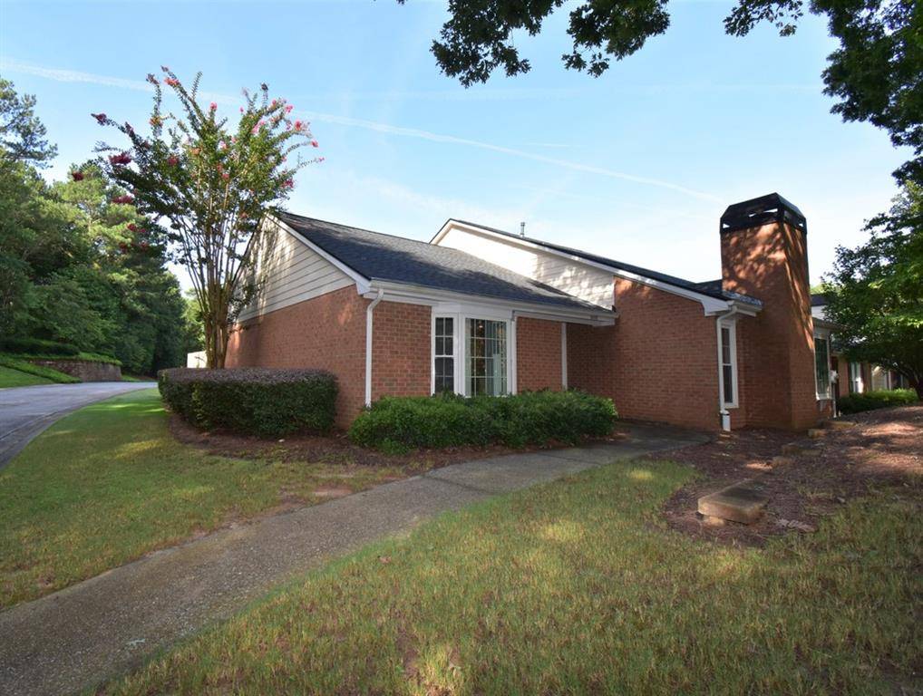 Peachtree Corners, GA 30092,6495 Deerings LN