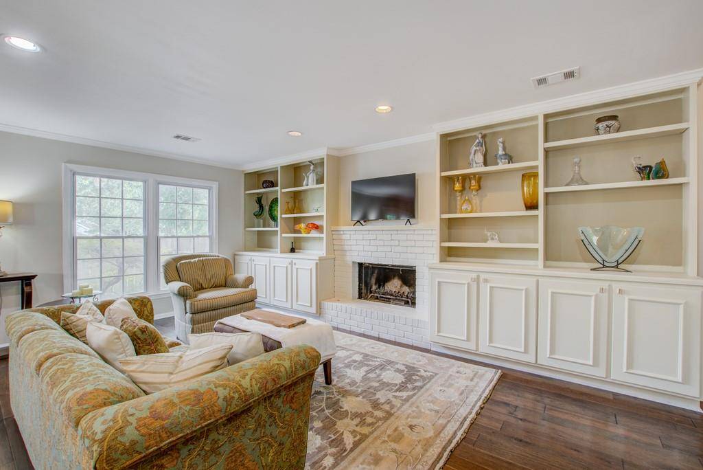 Dunwoody, GA 30338,4598 Village Oaks CIR