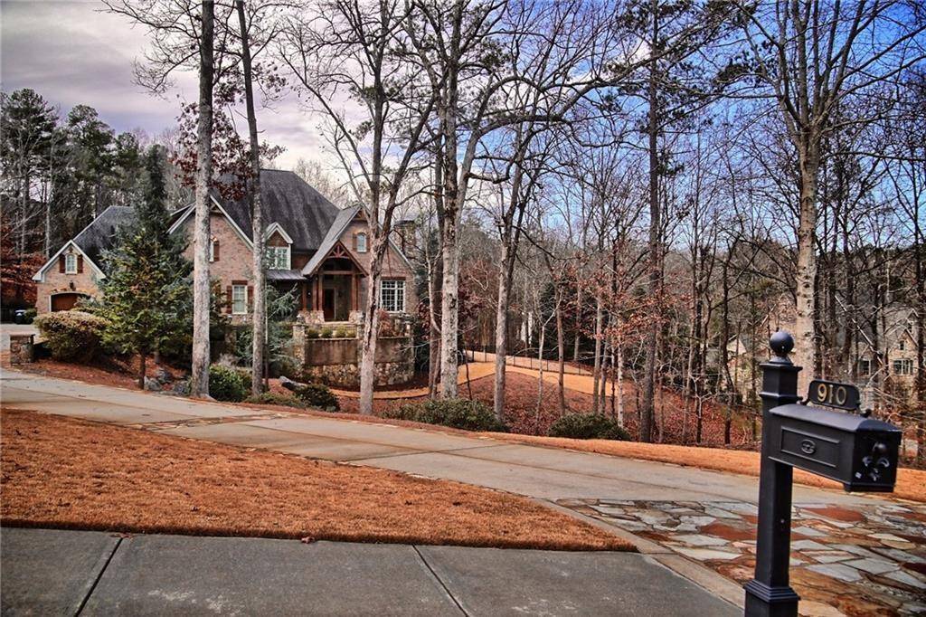 Roswell, GA 30075,910 Shepards CT