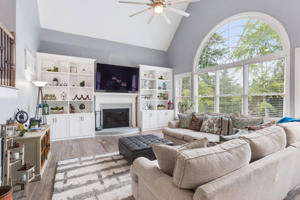 Peachtree Corners, GA 30092,4110 Blue Iris HOLW