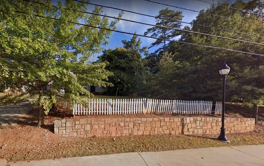 Atlanta, GA 30317,2992 Memorial DR SE