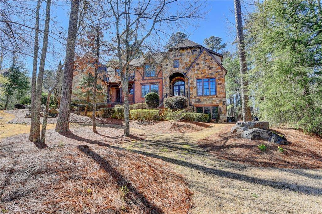 Suwanee, GA 30024,992 Little Darby LN