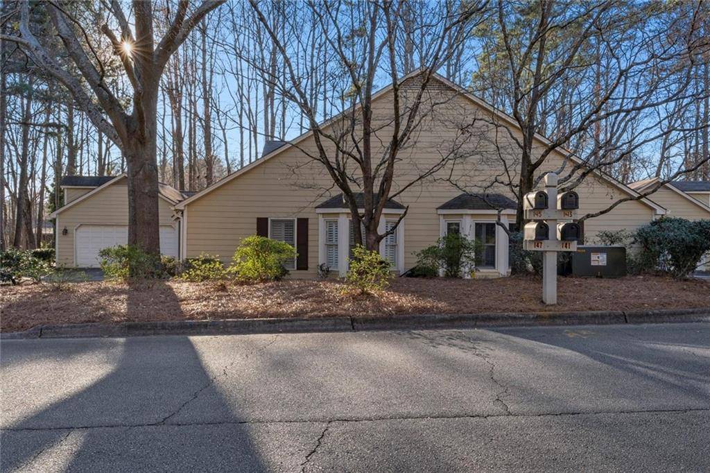 Roswell, GA 30075,147 Great Oaks LN