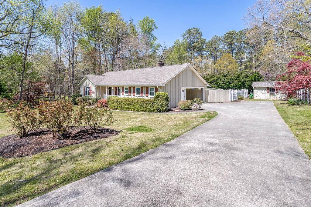 Gainesville, GA 30506,5041 Red Oak LN