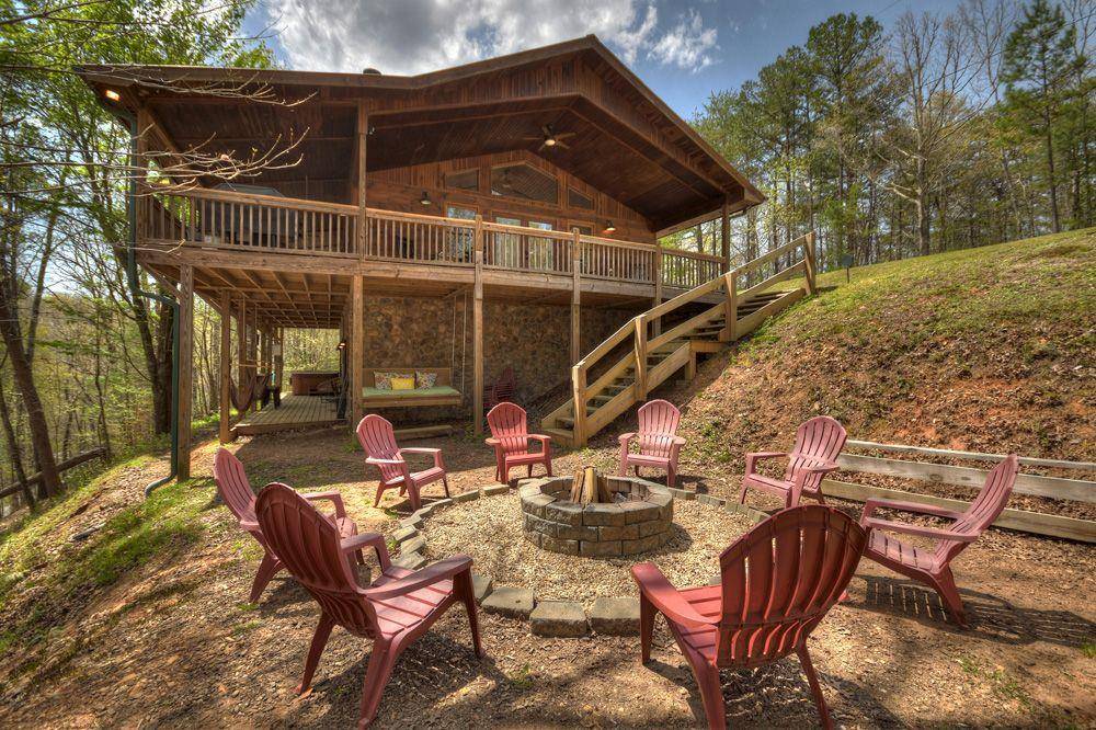 Blue Ridge, GA 30513,135 Mountain Peeks LN