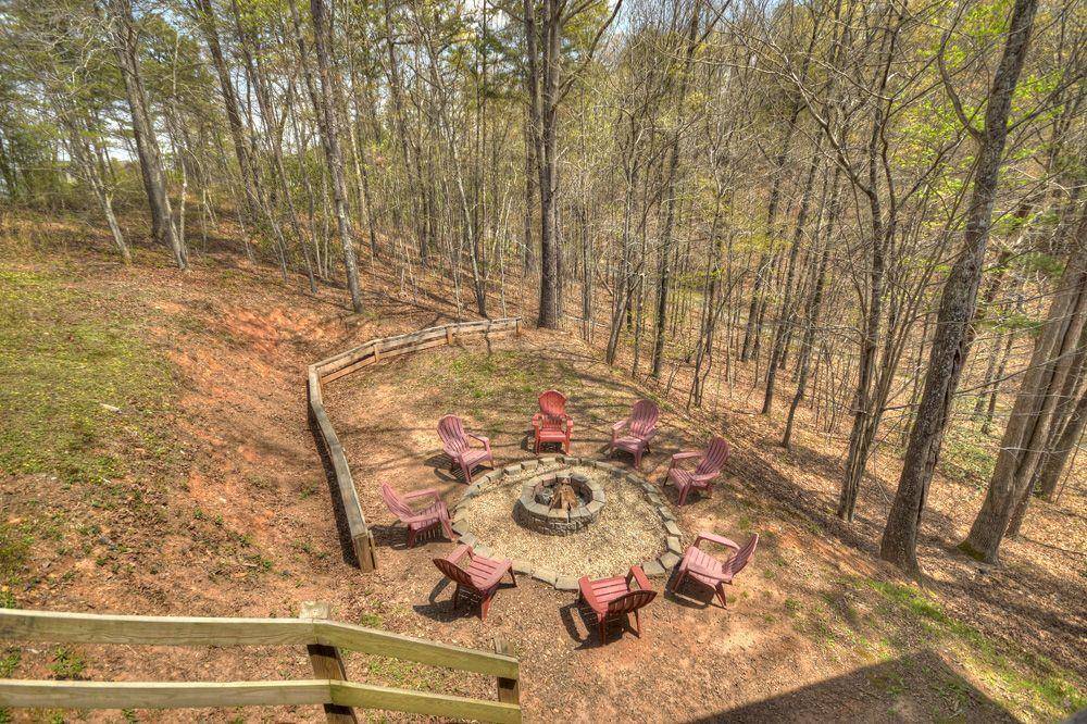 Blue Ridge, GA 30513,135 Mountain Peeks LN