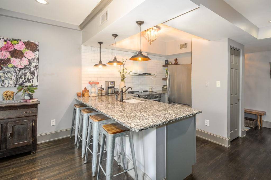 Atlanta, GA 30305,2855 Peachtree ST NE #302