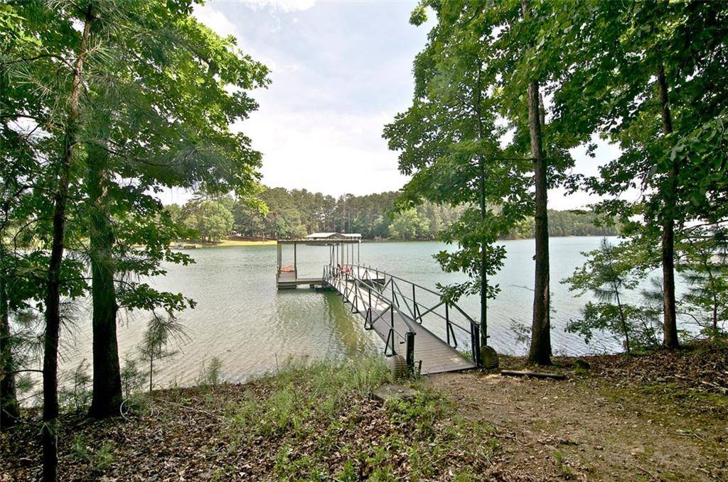 Hartwell, GA 30643,442 LAKE POINTE RD