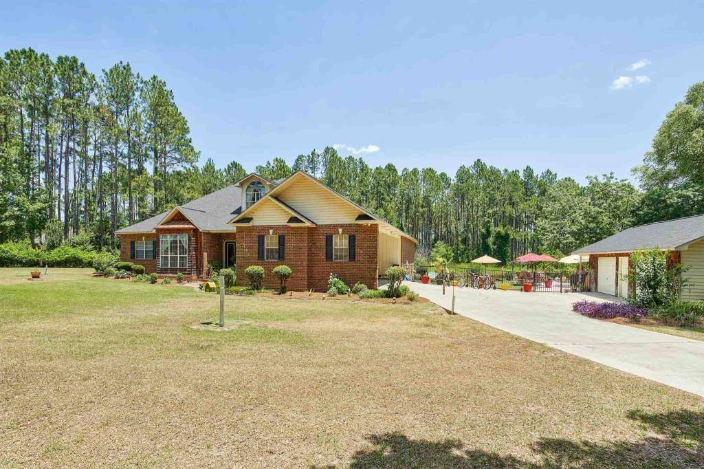 Eastman, GA 31023,117 Woodlakes DR