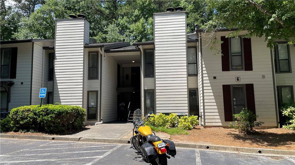 Sandy Springs, GA 30350,9400 Roberts DR #6C