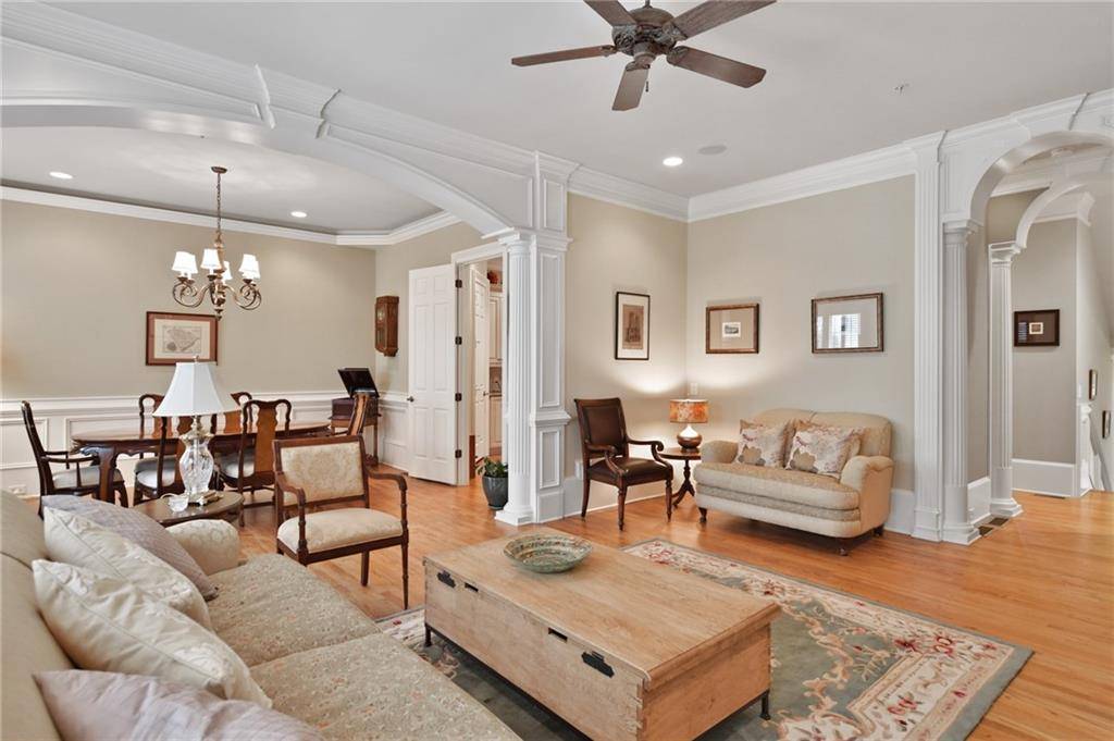 Atlanta, GA 30319,3707 Peachtree RD NE #5
