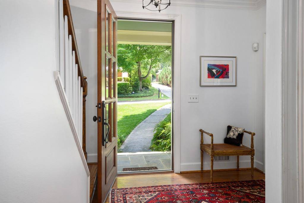 Atlanta, GA 30342,4364 Glengary DR