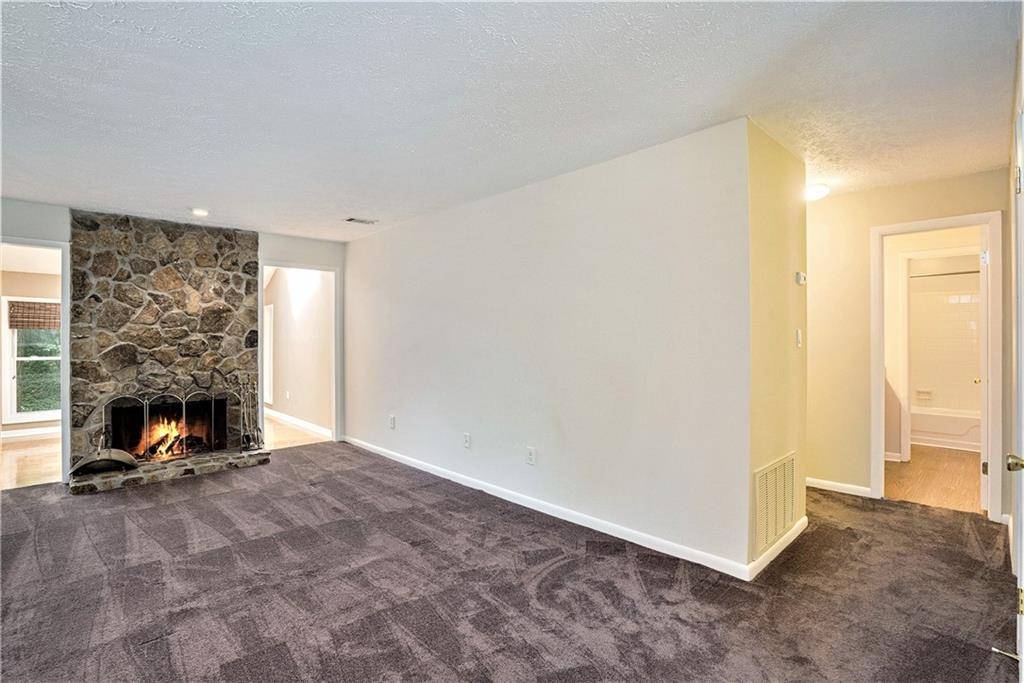 Sandy Springs, GA 30350,8740 Roswell #7D