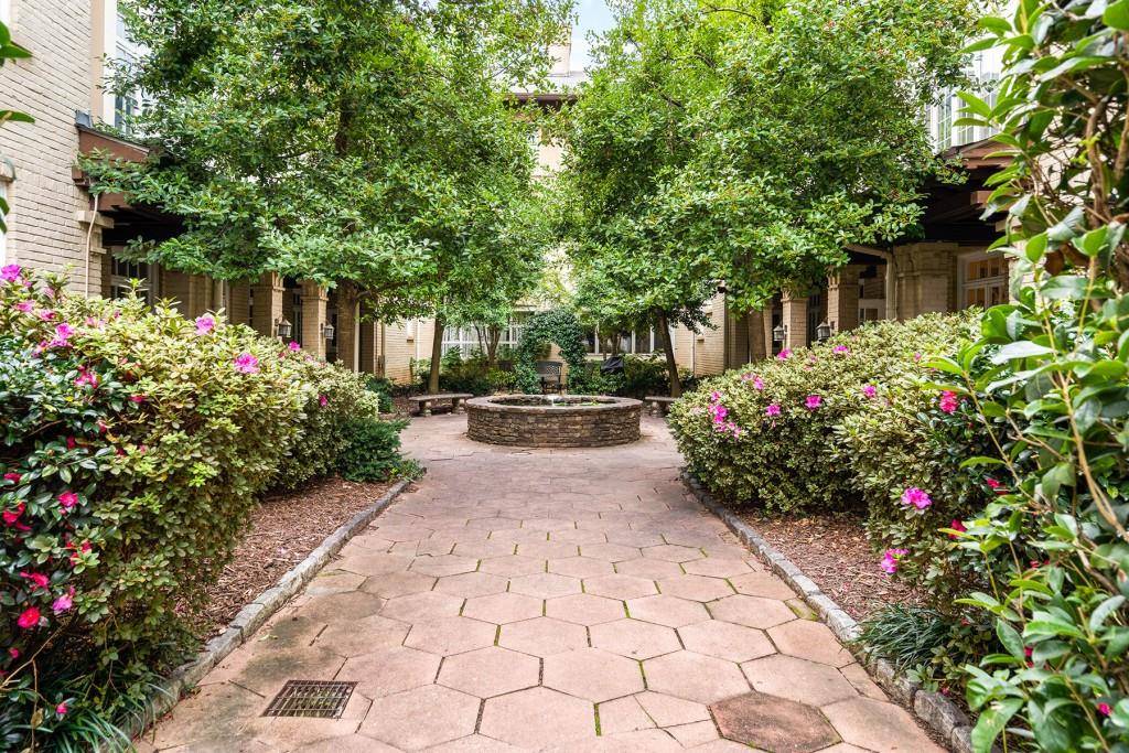 Atlanta, GA 30308,754 Juniper ST NE #2