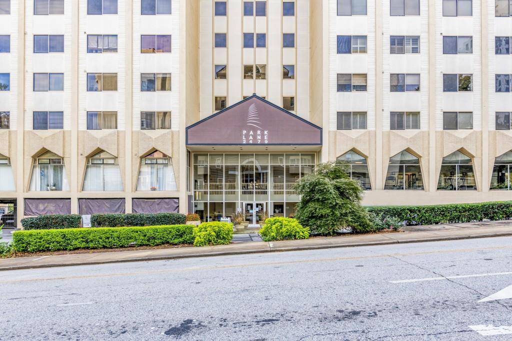 Atlanta, GA 30305,2479 Peachtree RD NE #301