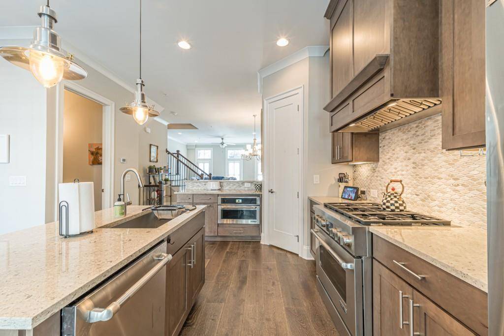 Atlanta, GA 30305,18 Peachtree AVE #2