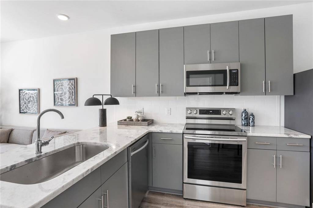 Atlanta, GA 30308,525 Parkway DR NE #103