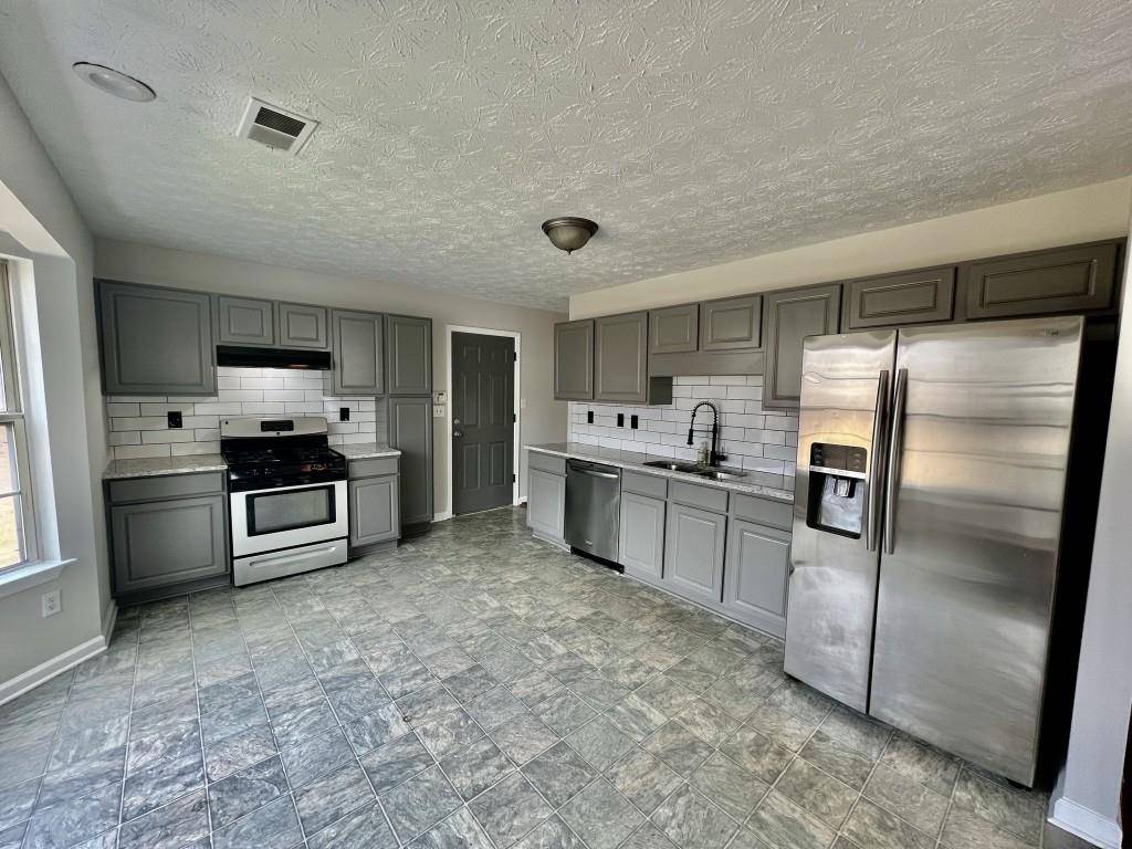Lithonia, GA 30058,919 Shadow Lake DR