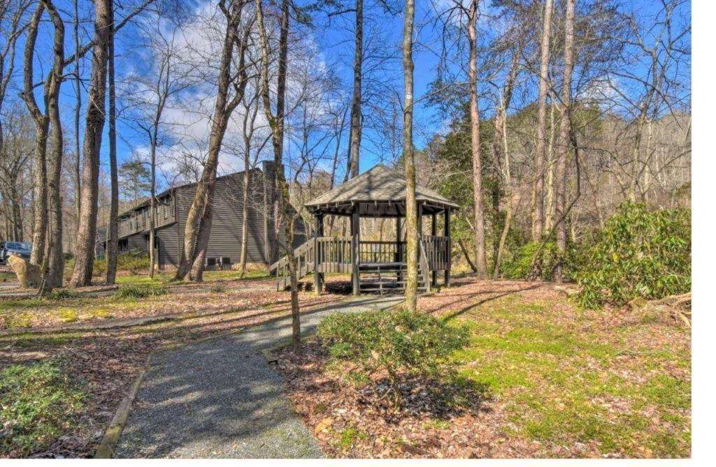 East Ellijay, GA 30540,655 Riverside DR