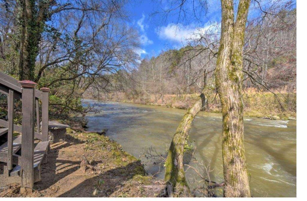 East Ellijay, GA 30540,655 Riverside DR