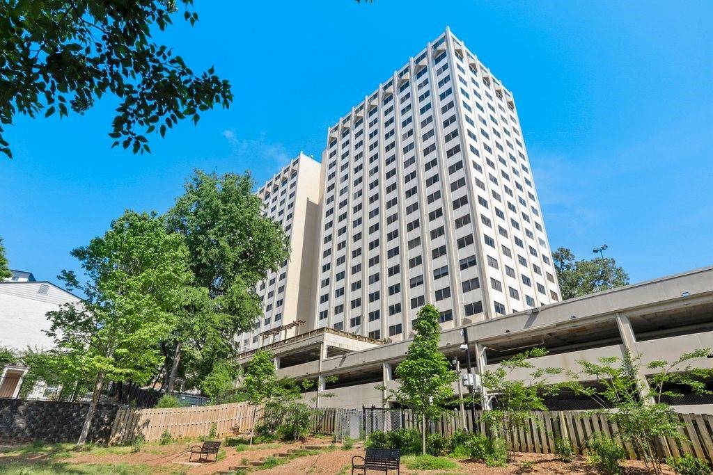 Atlanta, GA 30305,2479 Peachtree RD NE #217