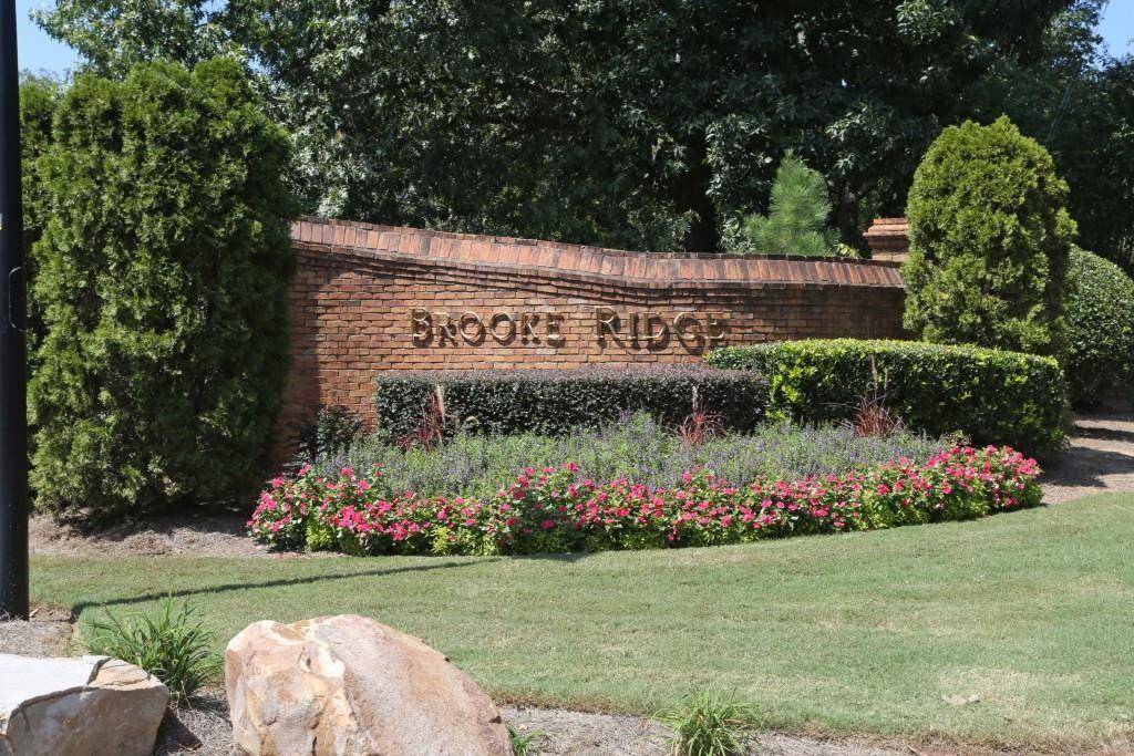 Dunwoody, GA 30338,5356 Brooke Ridge DR