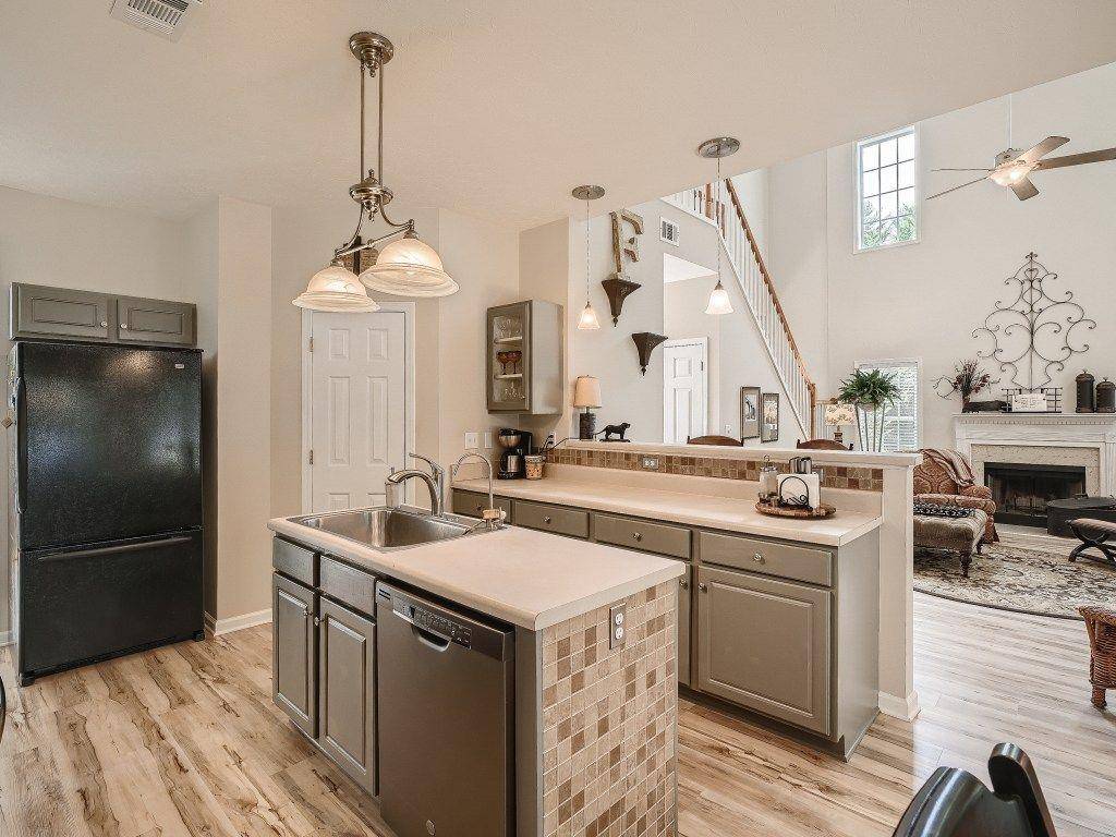 Sugar Hill, GA 30518,856 POND VIEW LN