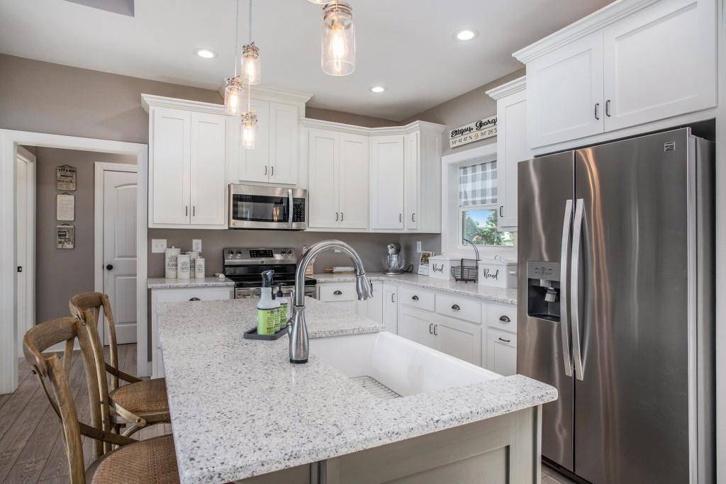 Ellijay, GA 30540,123 Carters View DR