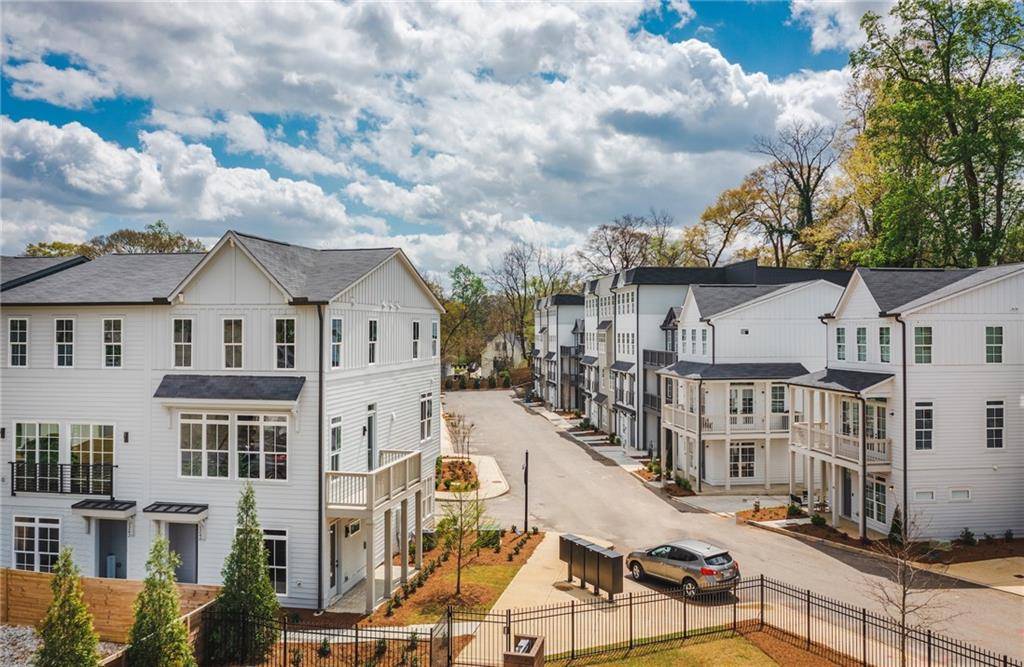 Atlanta, GA 30307,26 Becker PL
