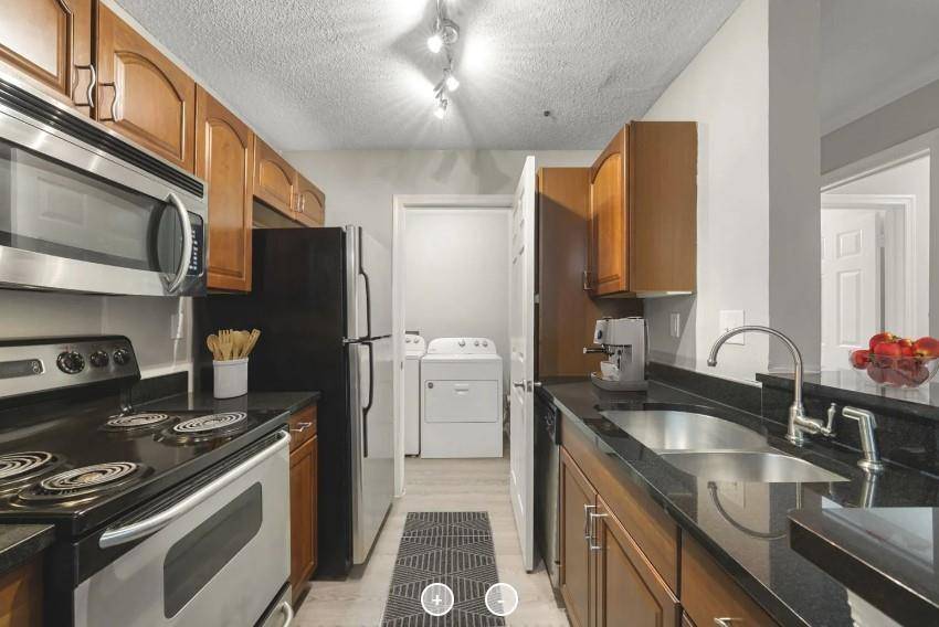 Atlanta, GA 30319,2124 Gables DR #1221