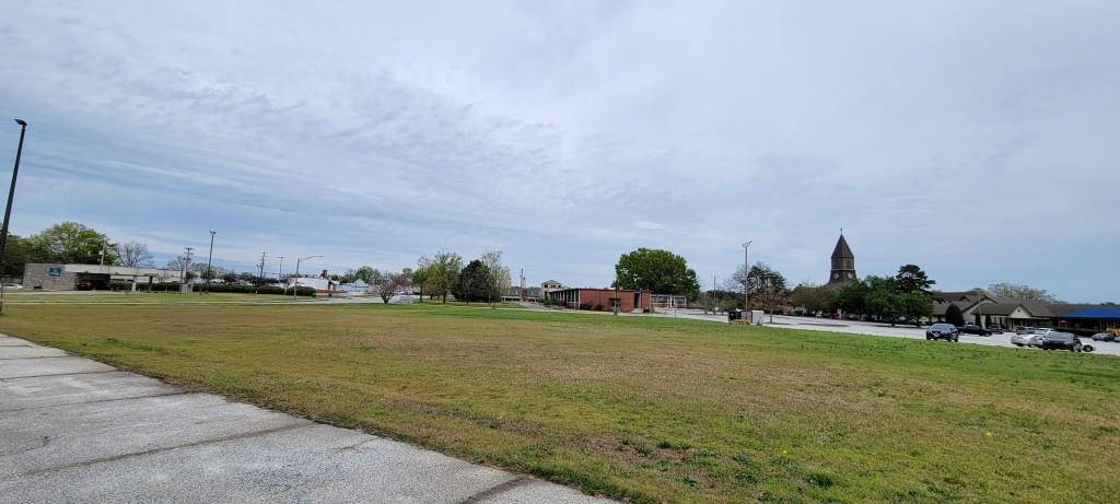 Snellville, GA 30078,2428 MAIN ST E
