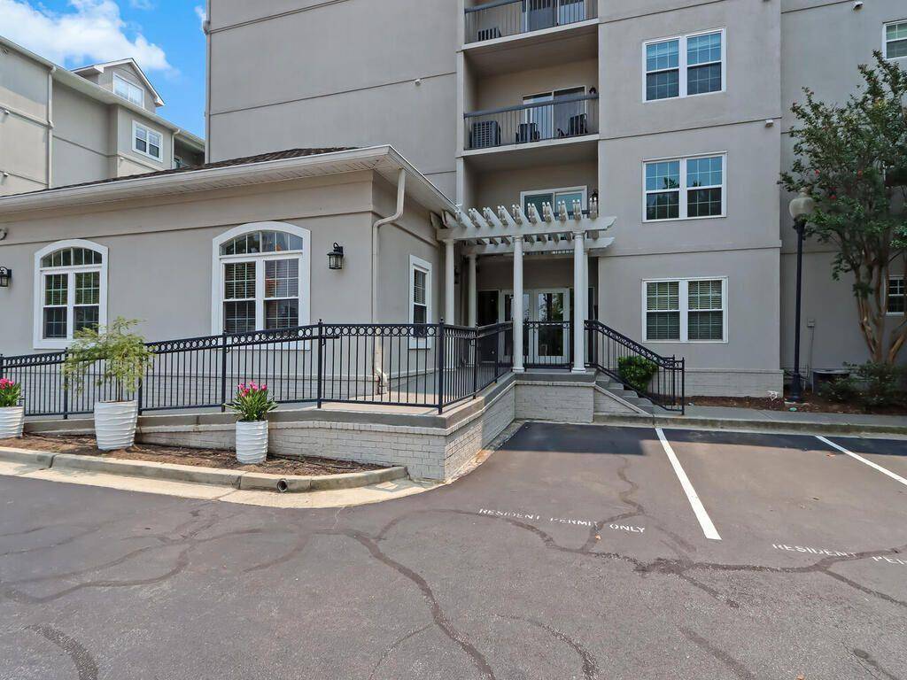 Atlanta, GA 30309,1074 Peachtree WALK NE #B222