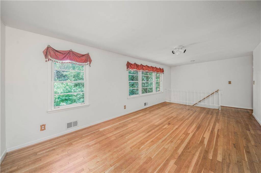 Sandy Springs, GA 30328,6835 Sunny Brook LN