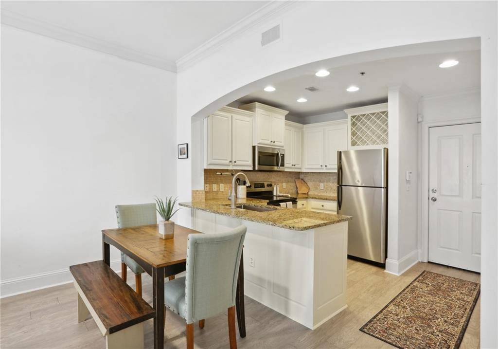 Atlanta, GA 30309,2277 Peachtree RD NE #411