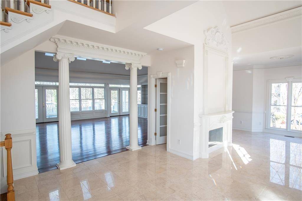 Alpharetta, GA 30004,815 Dockbridge WAY