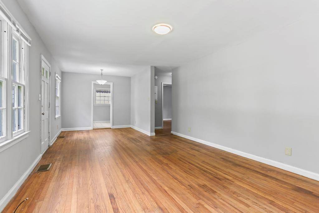 Atlanta, GA 30310,472 Deckner AVE SW
