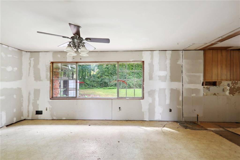 Ellenwood, GA 30294,4272 Loveless DR