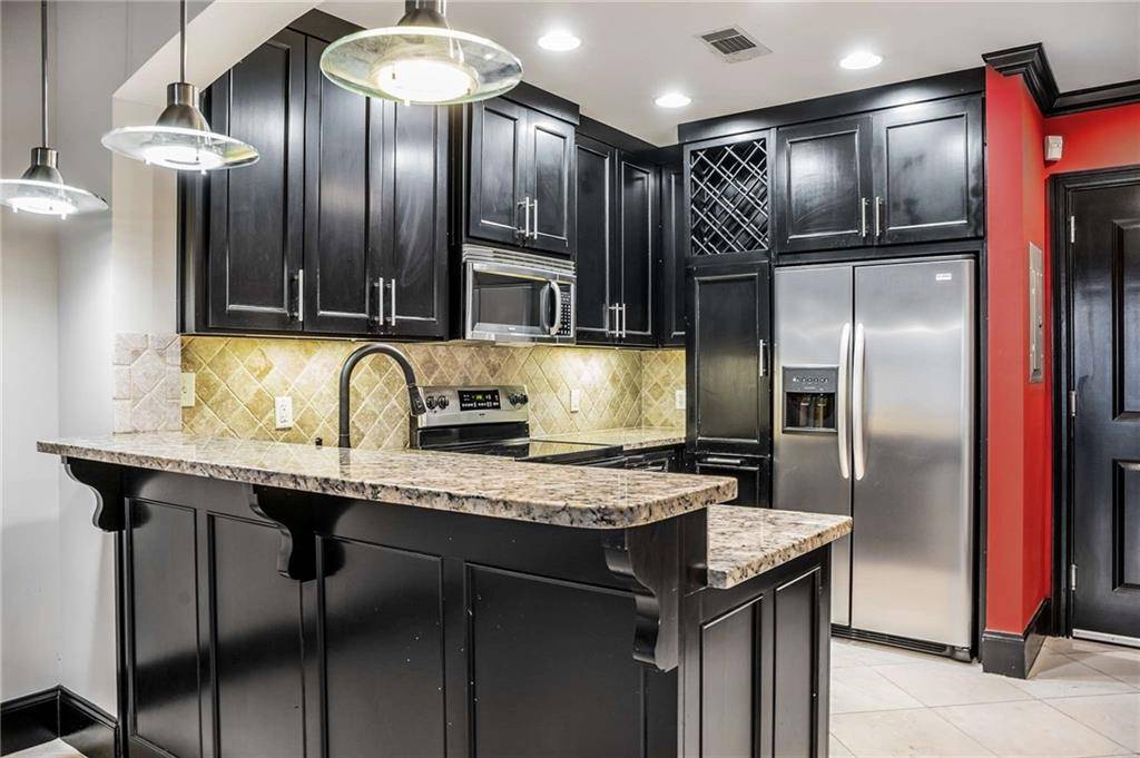 Atlanta, GA 30309,2255 Peachtree RD NE #325