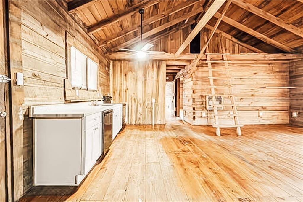 Ellijay, GA 30540,959 Lakeland DR