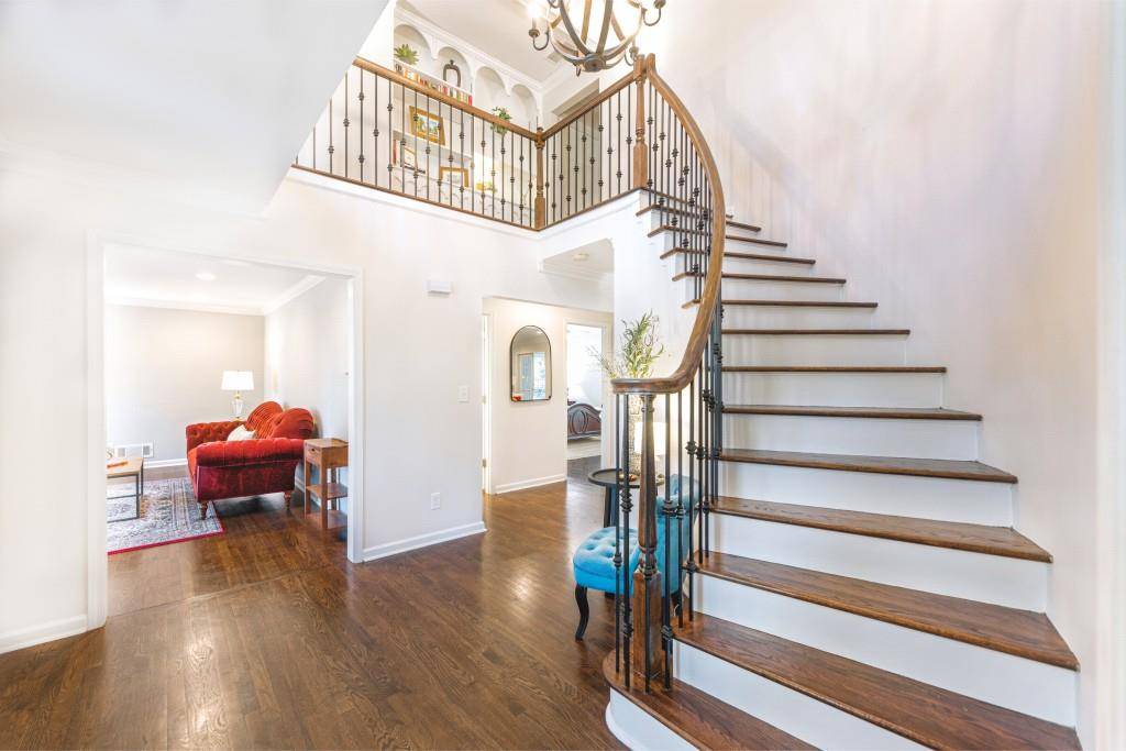 Sandy Springs, GA 30350,8135 Winged Foot DR NE