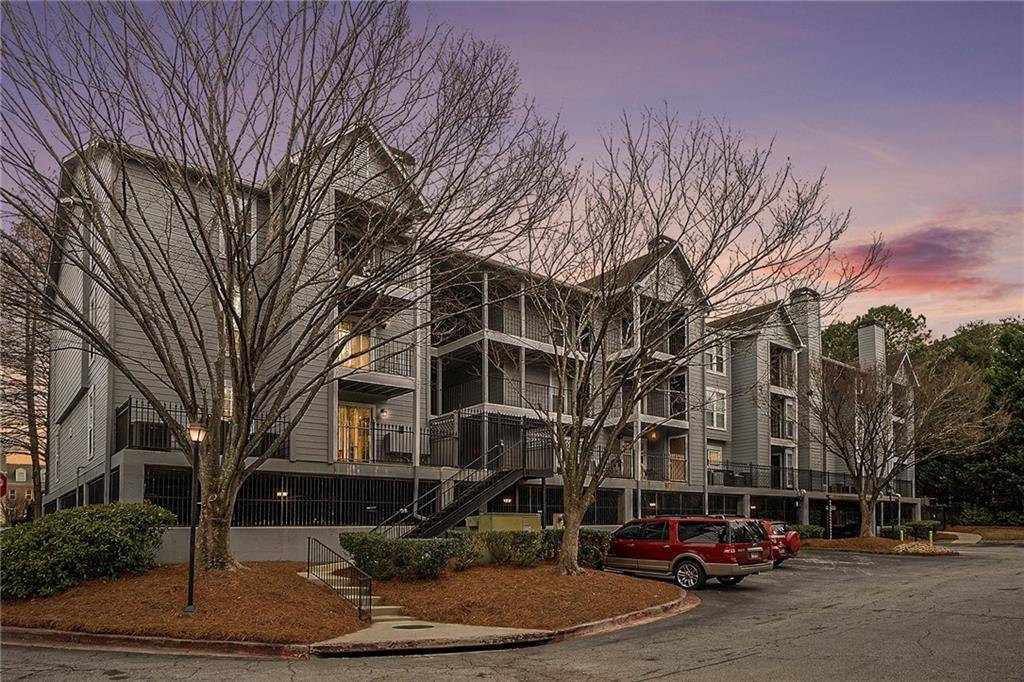 Sandy Springs, GA 30328,216 Granville CT