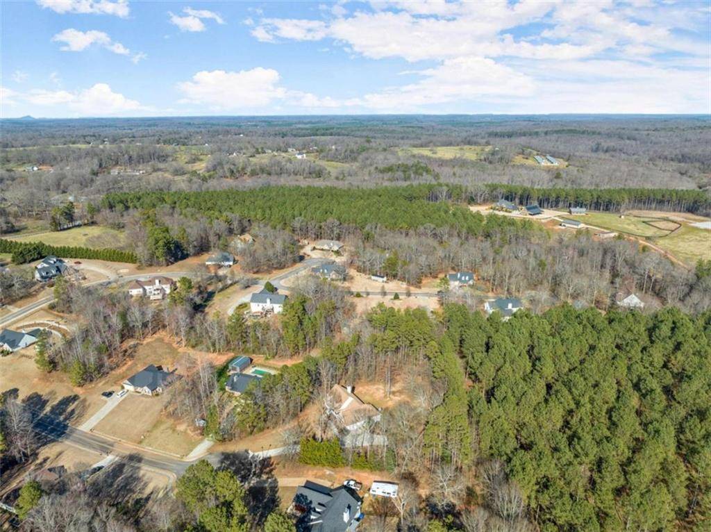 Commerce, GA 30530,161 Manor DR