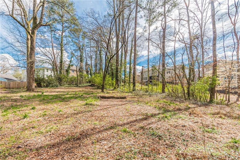 Atlanta, GA 30319,926 Devine CIR