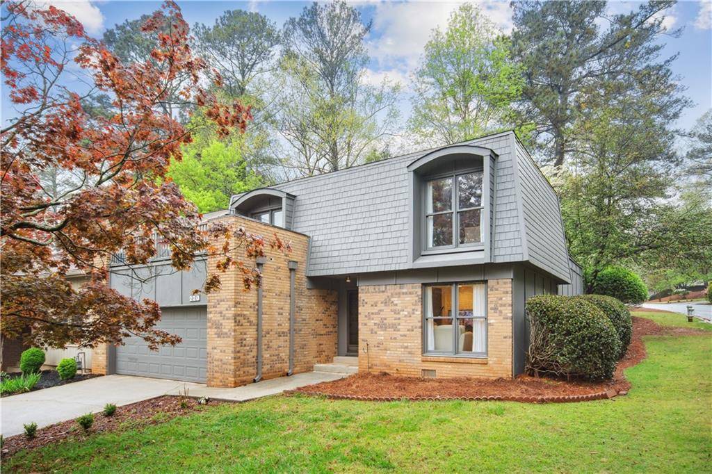 Roswell, GA 30076,220 Leeward LN