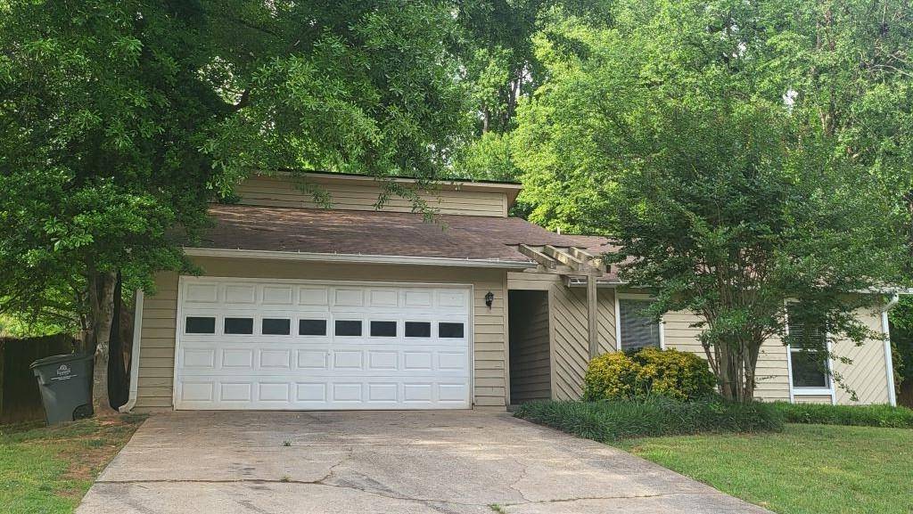 Roswell, GA 30076,10000 Lake Forest WAY