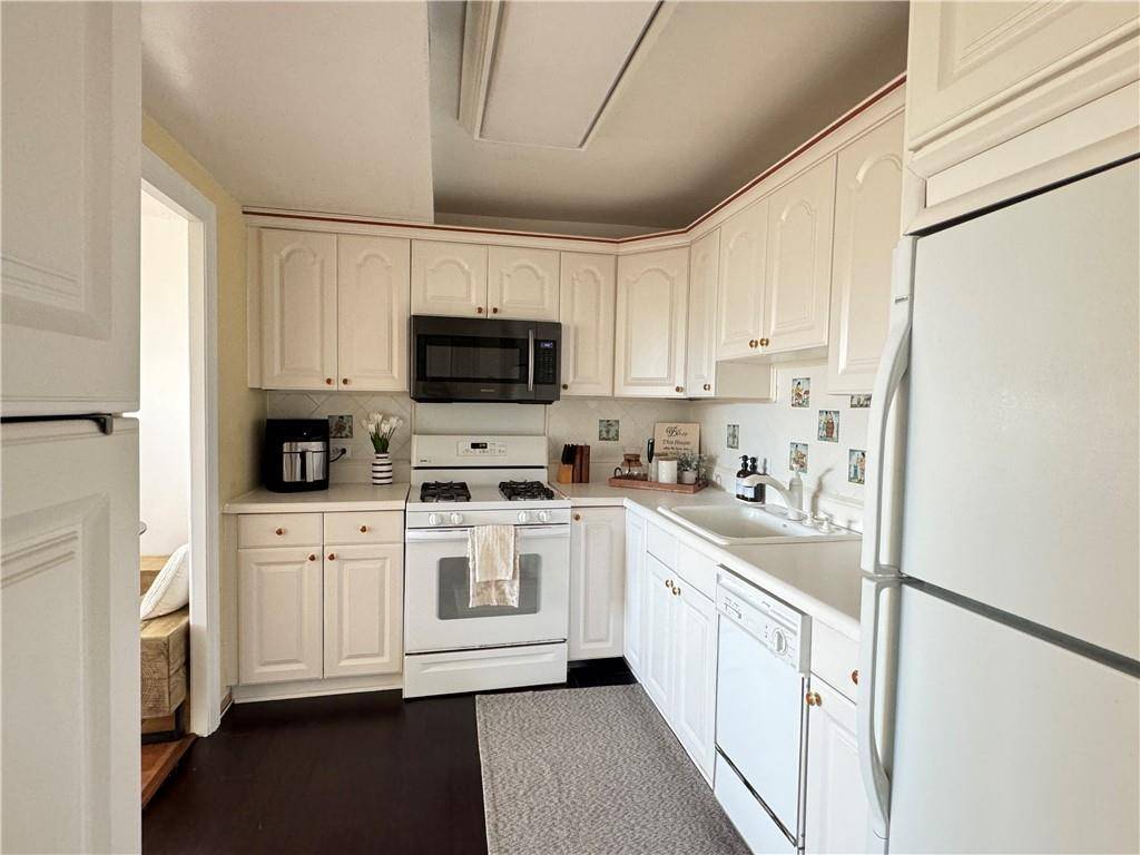 Atlanta, GA 30305,2965 Pharr Court South NW #818