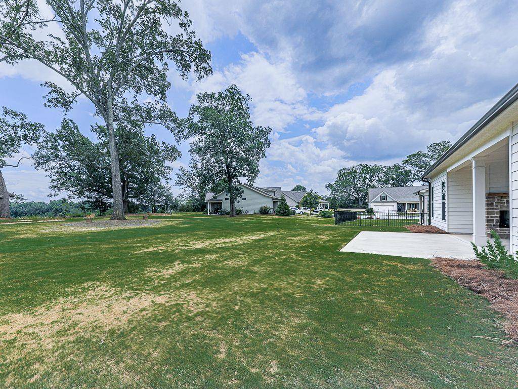 Jefferson, GA 30549,982 FORSYTHIA CT